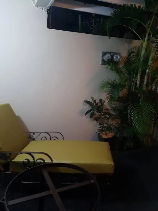 New Kingston Villa 0*,